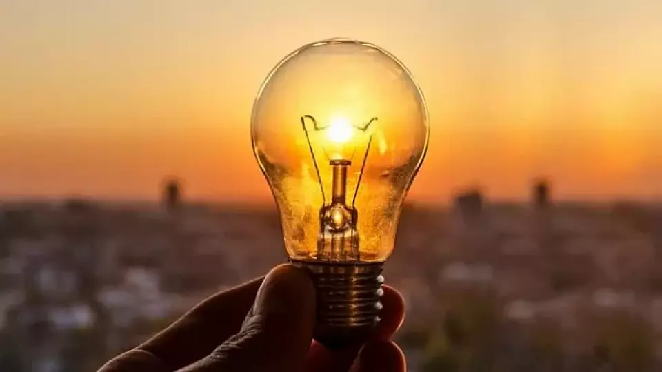 Евгений Куйвашев предложил снизить тарифы на электроэнергию для жителей Свердловской области