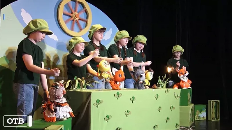 Лисичка-сестричка и смелый петух поборолись за симпатии зрителей в Екатеринбурге