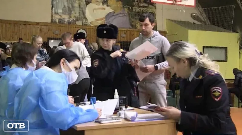 Сотрудников МВД прививают от COVID-19