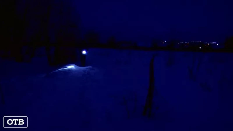 Недостаток уличного освещения: школьники из Бисерти ходят на учёбу с фонариками