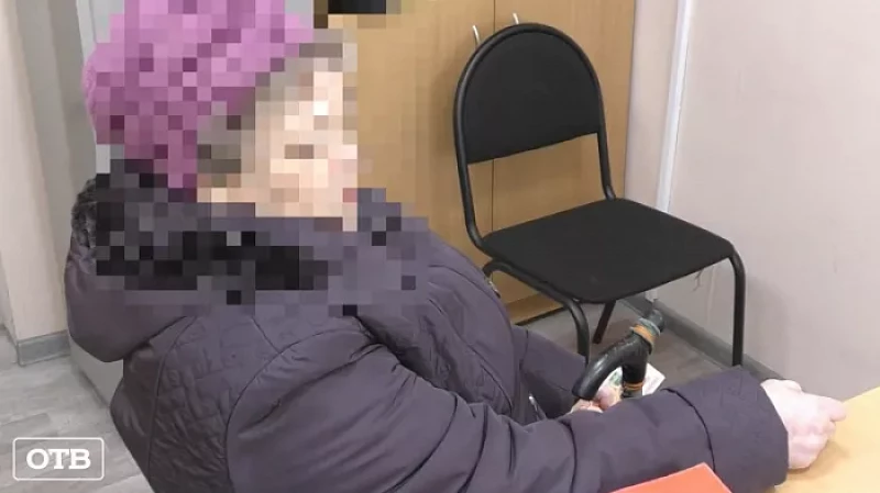 Стражи порядка вернули 400 00 рублей пенсионерке, обманутой мошенниками