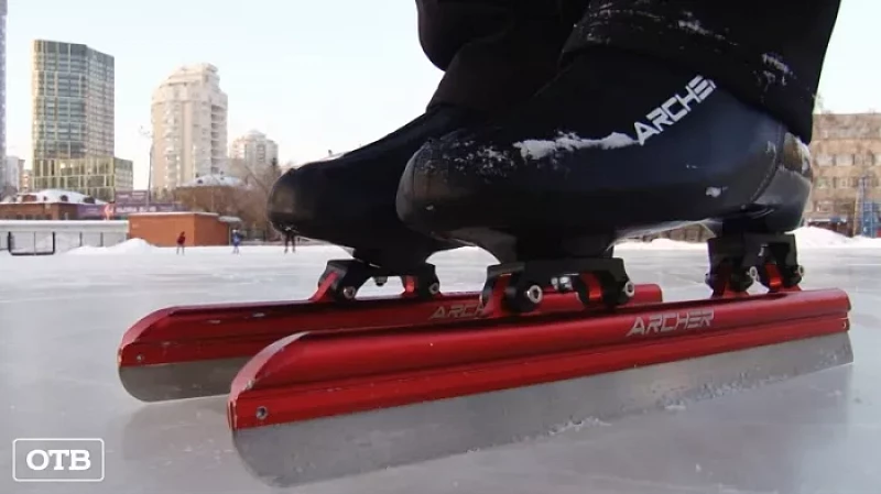 74-летний тренер по конькобежному спорту сам ходит по школам в поисках будущих чемпионов