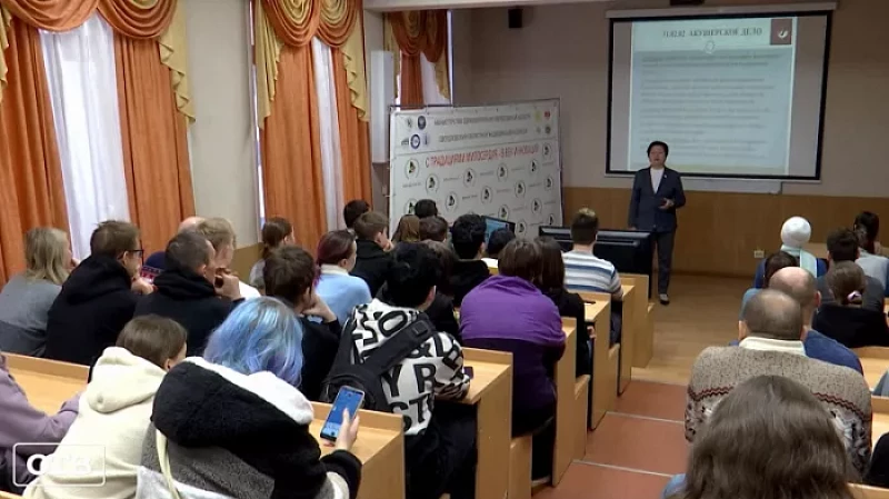 Свердловских школьников научили готовить химическое молоко и спасать человека после автомобильной аварии