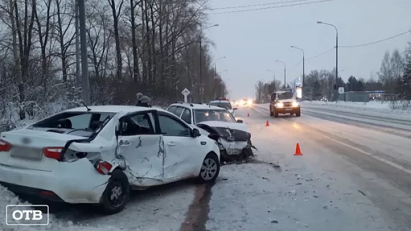 12-летняя девочка пострадала в лобовом ДТП на подъезде к Нижнему Тагилу