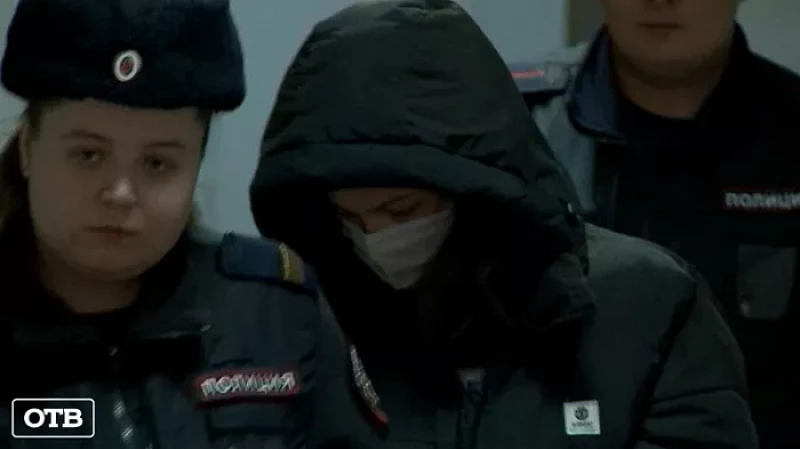 В Екатеринбурге суд на два месяца арестовал мать, убившую сыновей и дочь