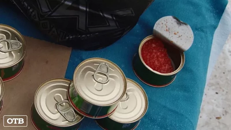 Деликатес за бесценок: перед Новым годом на рынке появляется масса поддельной икры