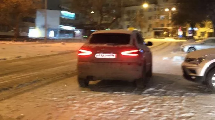 В Екатеринбурге выбежавший на дорогу мальчик попал под колёса Audi Q3