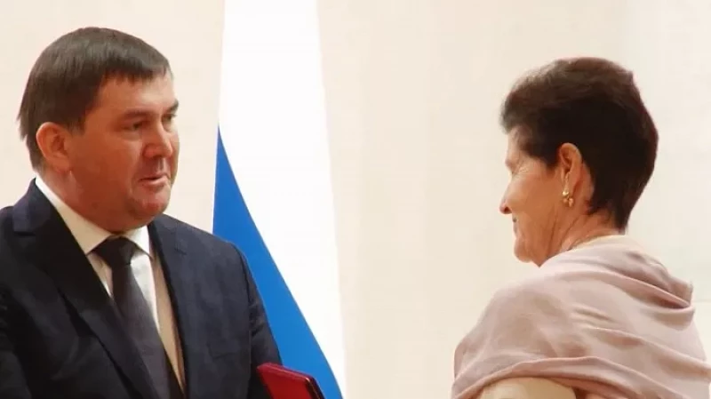 За верность делу: государственные награды и знаки отличия получили 36 свердловчан