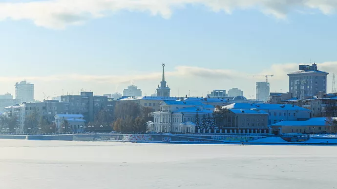 Центральные улицы Екатеринбурга из-за зимнего полумарафона закроют для движения транспорта