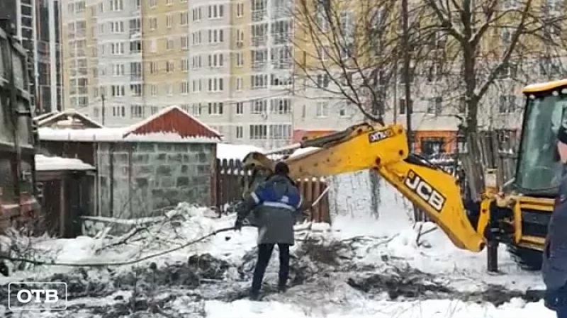 В Екатеринбурге застройщик объявил войну собственникам частного жилого дома