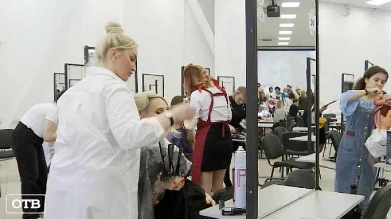 В Свердловской области наградили лучших работников 12 профессий