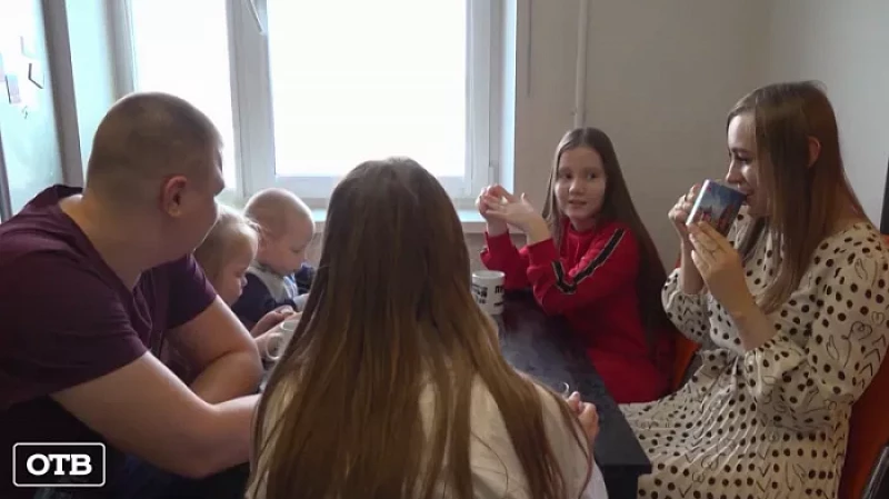 28-летняя жительница Каменска-Уральского воспитывает пятерых приёмных детей
