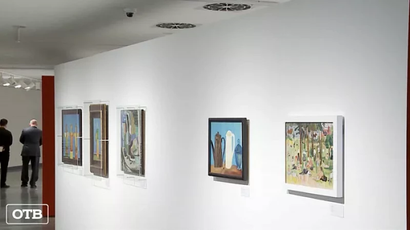 Суд оправдал экс-охранника Ельцин Центра, который нарисовал глаза на картине ученицы Малевича