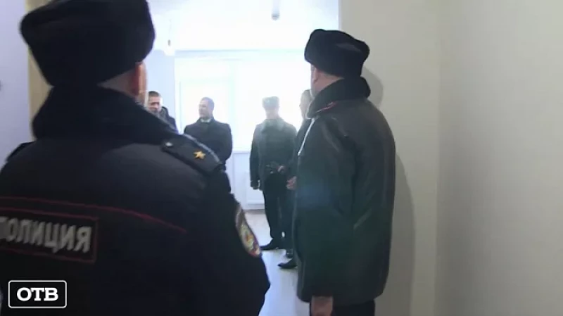 Участковым шестого отдела полиции Екатеринбурга муниципалитет подарил новый опорный пункт