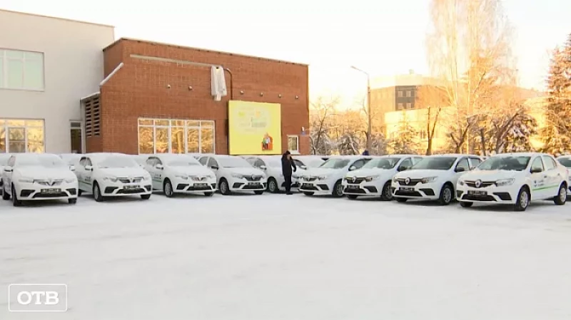 23 свердловских больницы получили ключи от новых автомобилей