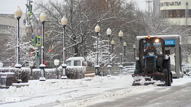 Снежный плен: прокуратура вынесла предостережение вице-мэру Екатеринбурга из-за плохой уборки дорог