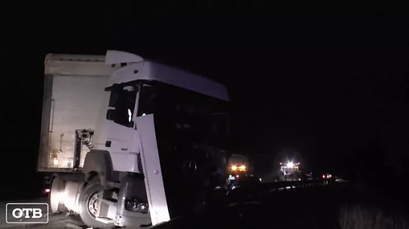 Тренер по хоккею со своим 11-летним сыном погибли в страшной аварии на дороге Пермь – Екатеринбург