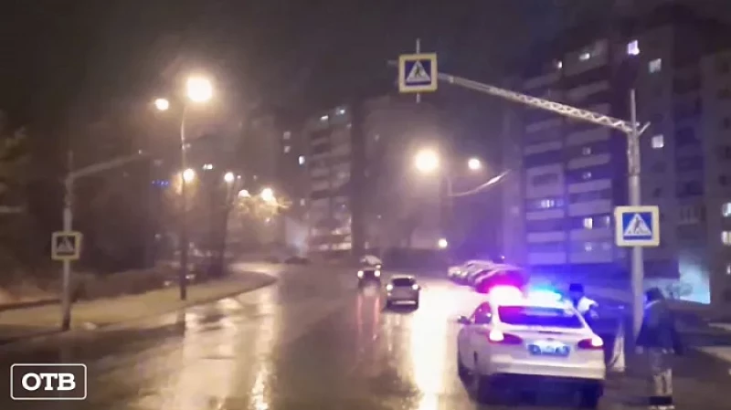 Не поняли друг друга: в Новоуральске легковушка сбила пешехода на зебре»