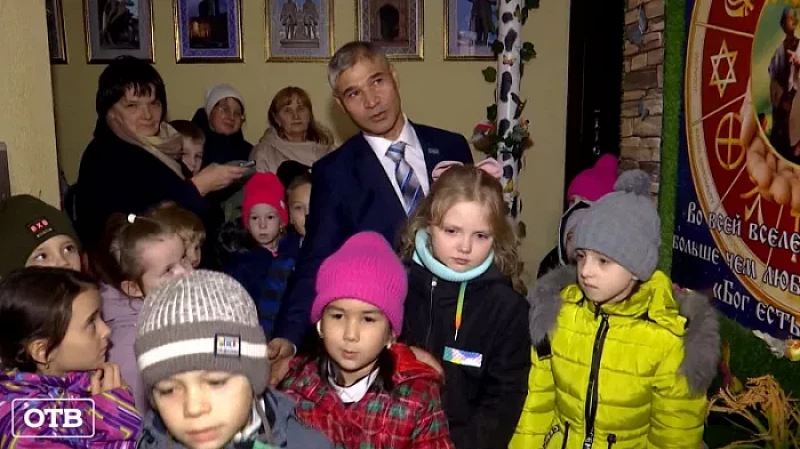 Многодетный отец провёл школьникам открытый урок о мире