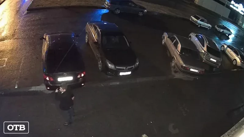 Тагильчанин после драки с друзьями повредил чужой автомобиль