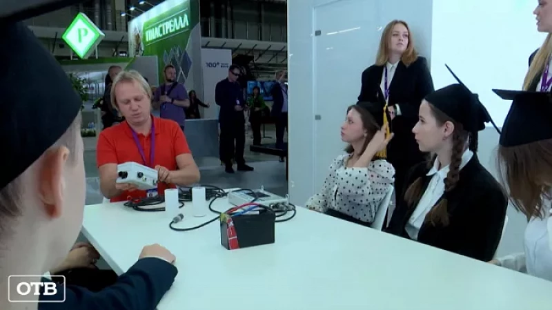 На выставке 100+ TechnoBuild учёные организовали лабораторию для школьников