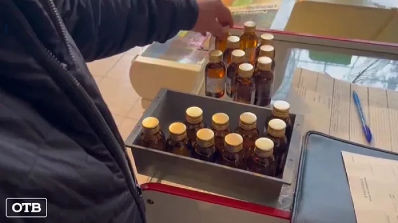 Сразу в нескольких магазинах Екатеринбурга и Первоуральска полицейские обнаружили палёный алкоголь