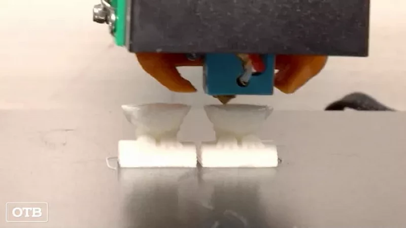 В екатеринбургской школе № 67 появился лазерно-гравировальный станок и профессиональный 3D-принтер