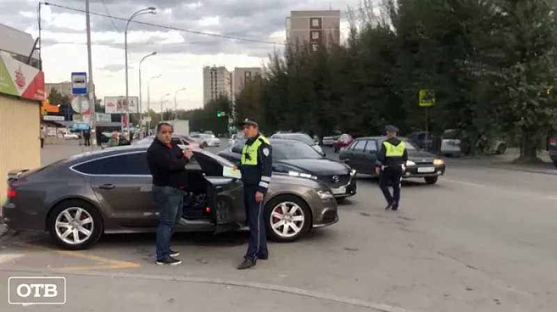 Из Екатеринбурга за пределы России выдворили больше 90 нелегальных мигрантов