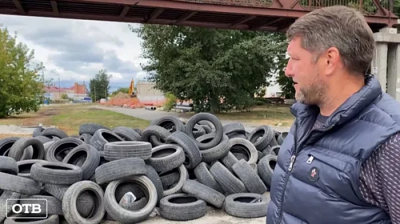 Накануне сезона замены шин в свердловских городах выросли нелегальные свалки покрышек