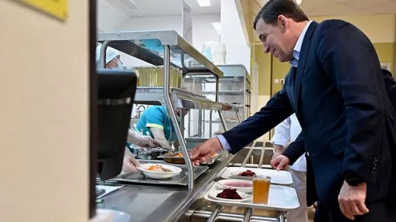 Личная проверка: губернатор Евгений Куйвашев оценил школьный обед