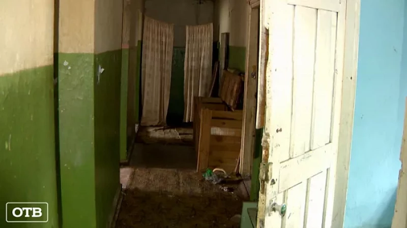 В посёлке Северка жильцы аварийного дома страдают от плесени