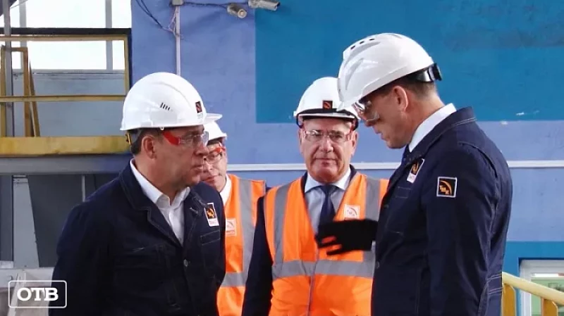 Губернатор Евгений Куйвашев отправился на обед в заводскую столовую