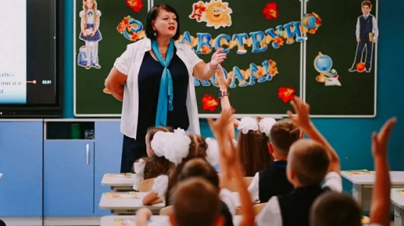 Сентябрю не хватает выходного: депутат ГД