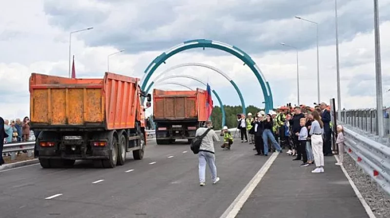 Стройка века завершилась: движение по мосту через Тагильский пруд открыто