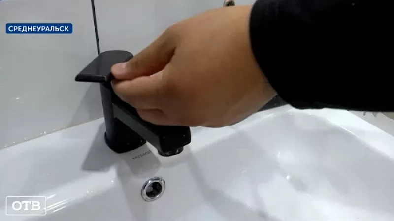 Ни холодной, ни горячей: в Среднеуральске вышедший из строя насос оставил город без воды