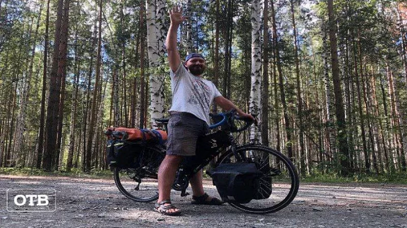 «Толстяк на велике»: петербуржец едет по России, чтобы похудеть