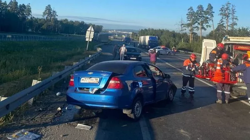 На ЕКАД произошло массовое ДТП