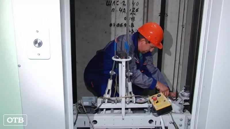 К 2024 году в Свердловской области должны заменить все лифты старше 25 лет