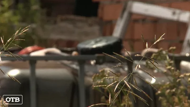 Экологическая угроза: в селе Кунгурка лопнули баки с дизельным топливом