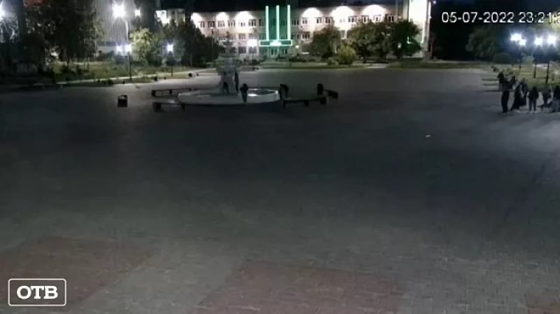 Неудачная фотосессия: в Асбесте неизвестные разрушили фонтан на Форумной площади