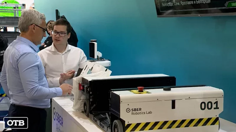 Команду умных роботов-помощников представили на ИННОПРОМе