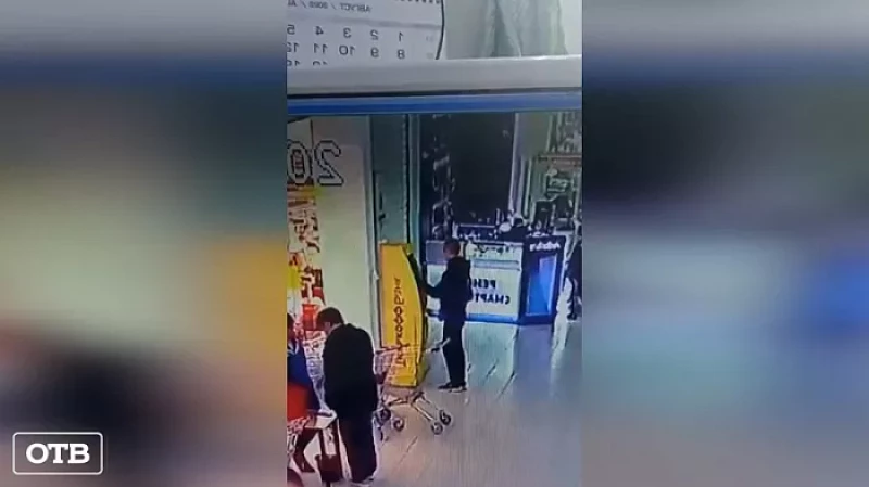 Мошенники не дремлют: 17-летний курьер из Новоуральска собрал с пенсионеров 550 000 рублей