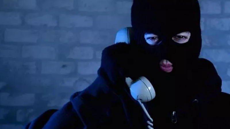 «Мама, меня посадят, нужны деньги»: на Среднем Урале задержан 17-летний мошенник, который обманывал пенсионеров