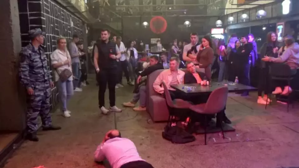 Стражи порядка нагрянули в бар