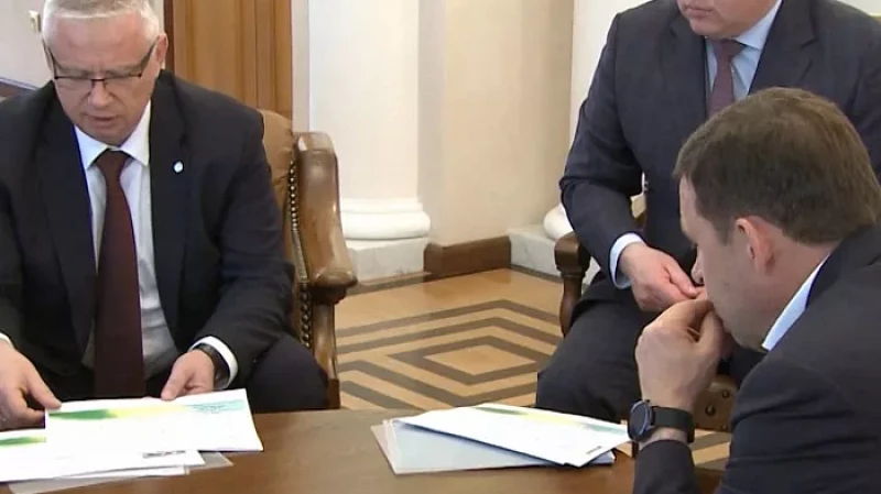 Губернатор Евгений Куйвашев встретился с председателем Уральского банка Сбербанка Дмитрием Суховерховым