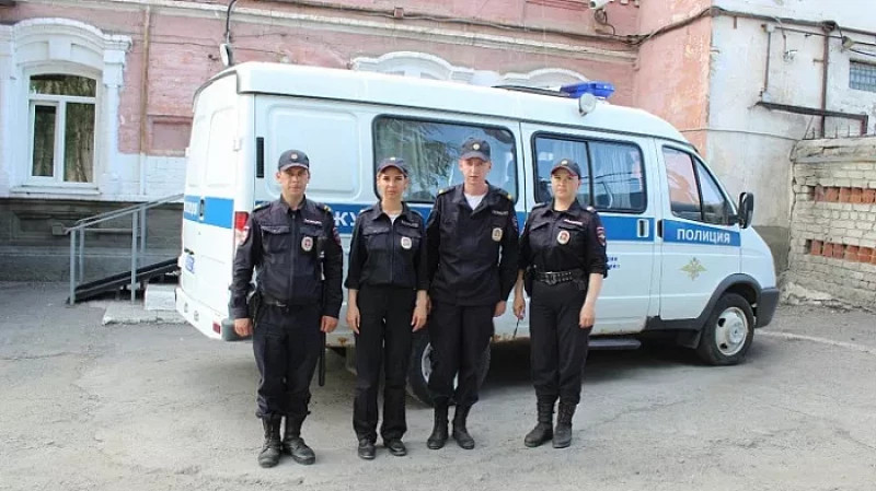 Полицейские Камышлова во время патрулирования спасли тонущего ребёнка