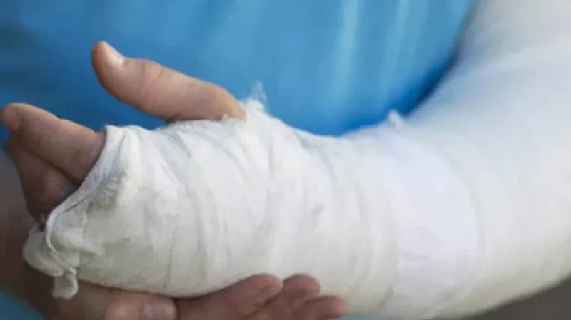 В Екатеринбурге пьяный отец выкинул сына с балкона, за то, что заступился за мать