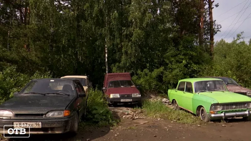 В Екатеринбурге раритетный «Москвич» под видом автохлама эвакуировали втайне от хозяина