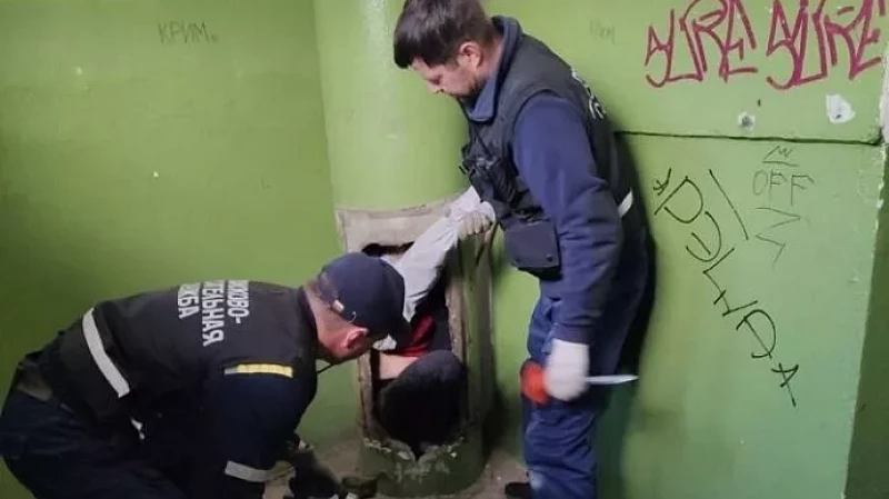 В Нижнем Тагиле девушка провалилась в мусоропровод