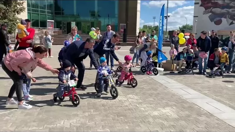 90 карапузов-велосипедистов соревновались в Екатеринбурге